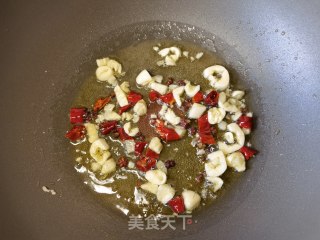 蒜瓣辣椒炒胡萝卜面条菜的做法步骤：12