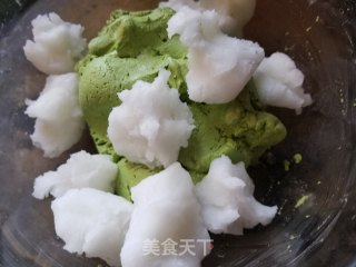 冬菇马蹄腊肠馅青团的做法步骤：17