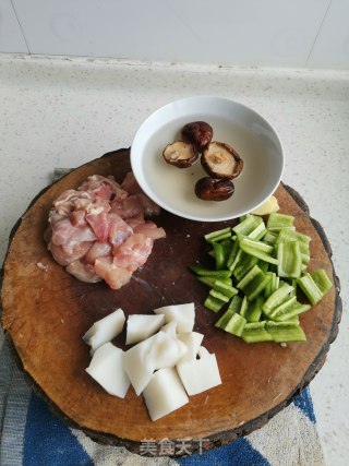 黄焖鸡的做法步骤：2