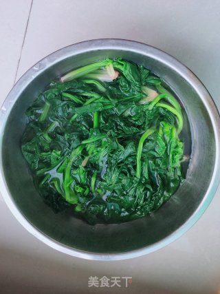 蚝油菠菜的做法步骤：3