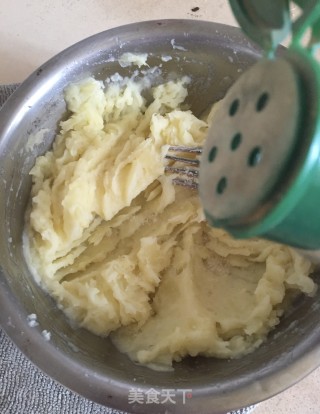 土豆芝士球的做法步骤：6