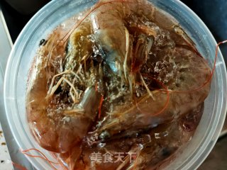白灼虾的做法步骤：1