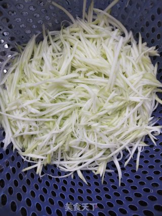 瓠瓜鸡蛋饼的做法步骤：2