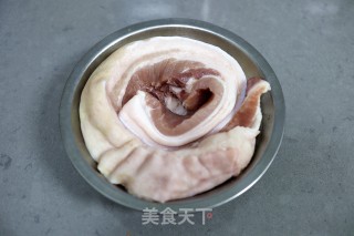 五花肉炖春笋的做法步骤：2