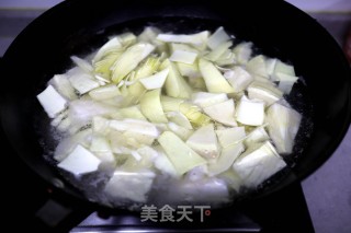 五花肉炖春笋的做法步骤：3