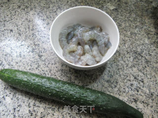 虾仁炒青瓜的做法步骤：1