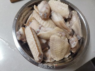 红烧鸡翅的做法步骤：2