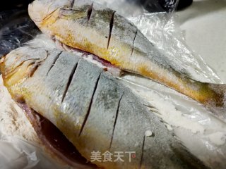 红烧黄花鱼的做法步骤：2