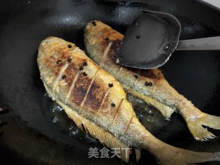 红烧黄花鱼的做法步骤：5