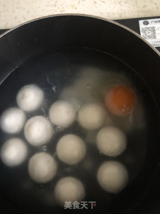 红糖醪糟汤圆的做法步骤：2