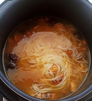 鸡汤米粉的做法步骤：12