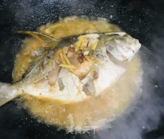 酱烧鲳鱼的做法步骤：6