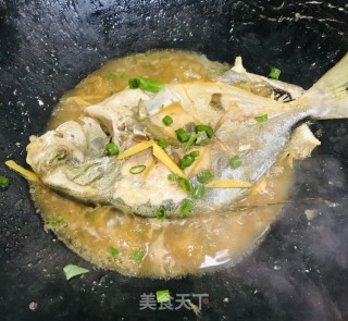 酱烧鲳鱼的做法步骤：7