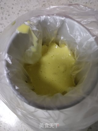 早餐鸡蛋饼的做法步骤：2