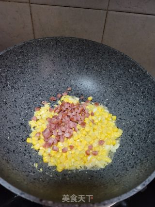 香肠玉米炒饭的做法步骤：5