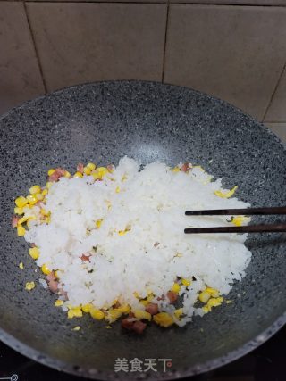香肠玉米炒饭的做法步骤：7