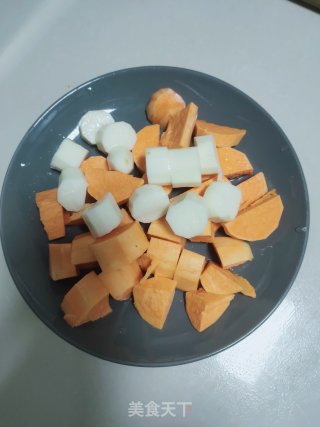 山药红薯小米粥的做法步骤：2