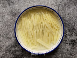 西红柿炒土豆丝的做法步骤：3
