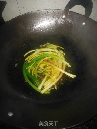 葱油焖鸡的做法步骤：3