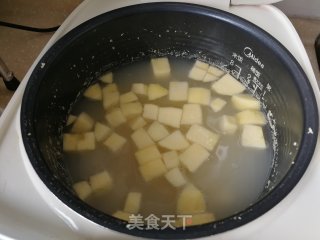 苹果小米糯米粥的做法步骤：4