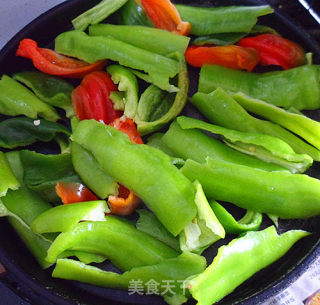 手撕虎皮辣椒的做法步骤：2