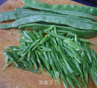 炒扁豆丝的做法步骤：2