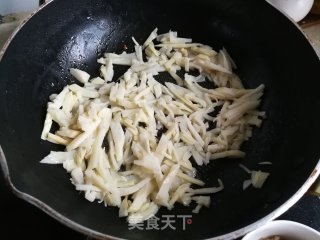 腌菜春笋炒肉丝的做法步骤：6