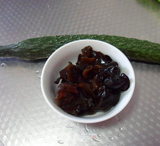 木须黄瓜的做法步骤：1