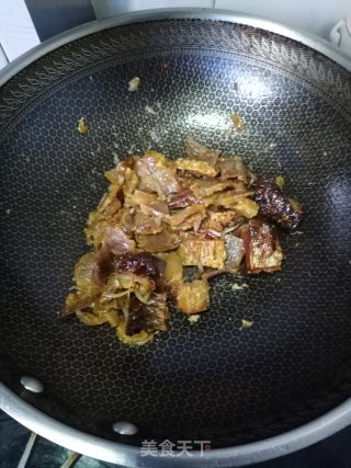腊肉炒萝卜干的做法步骤：5