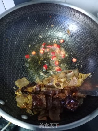 腊肉炒萝卜干的做法步骤：6