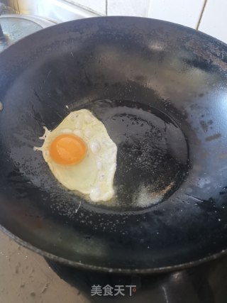 鸡蛋青菜炒河粉的做法步骤：3