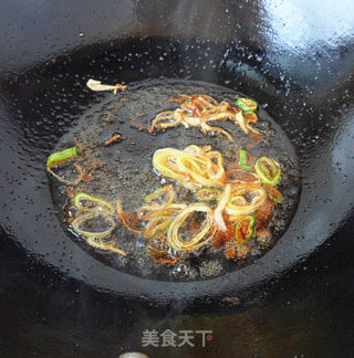 蚝油鸡蛋炒笋片的做法步骤：5
