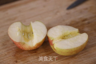 刮油降脂美容补气苹果汤的做法步骤：1
