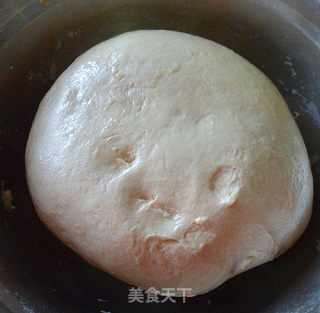 五香麻酱花卷的做法步骤：1