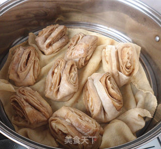 五香麻酱花卷的做法步骤：7
