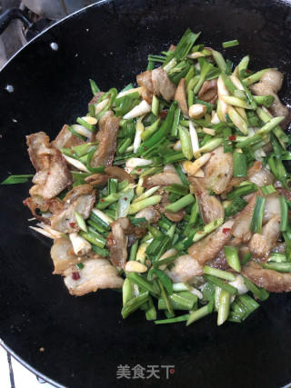 蒜苗回锅肉的做法步骤：5