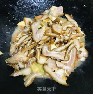 小炒卤猪耳的做法步骤：7
