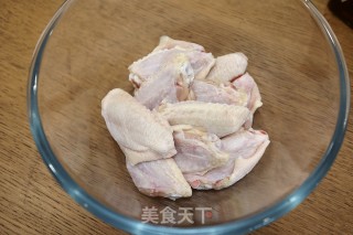 蜜汁烤翅的做法步骤：1