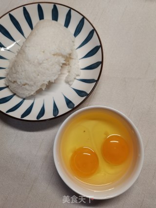 蛋炒饭的做法步骤：1