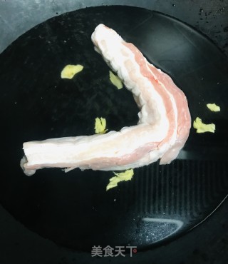 小炒回锅肉的做法步骤：3