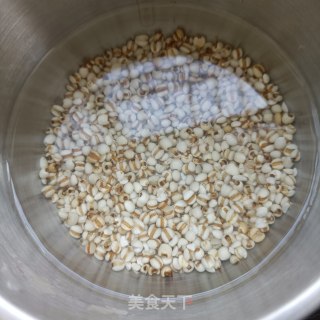 木耳薏米炖鹌鹑的做法步骤：1