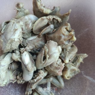 木耳薏米炖鹌鹑的做法步骤：9