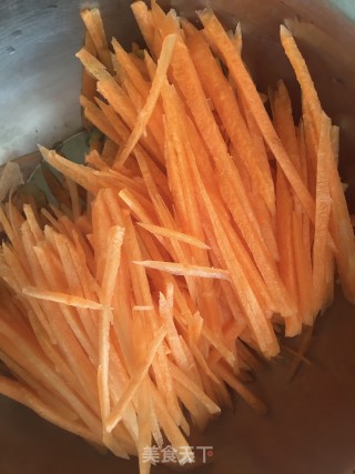 蒜苔炒双丝的做法步骤：3