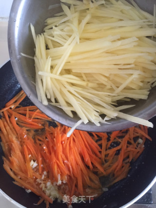 蒜苔炒双丝的做法步骤：6