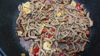 薄荷牛肉丝的做法步骤：7