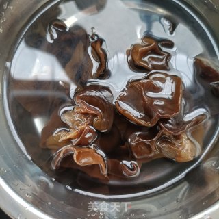 蒜苗炒木耳的做法步骤：6
