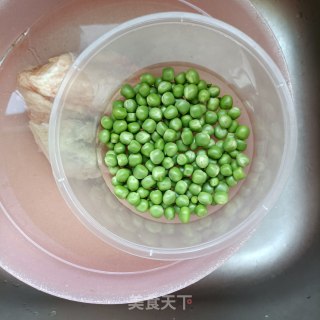 豌豆春笋炖腱子肉的做法步骤：3