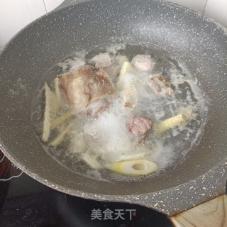 豌豆春笋炖腱子肉的做法步骤：7