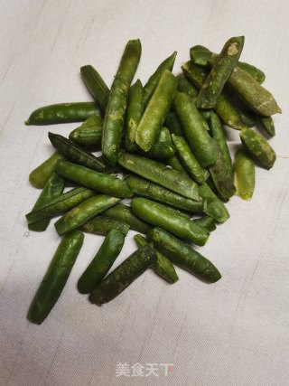 盐水豌豆的做法步骤：1