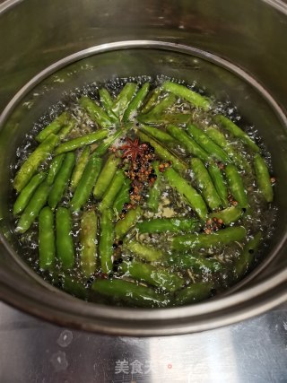 盐水豌豆的做法步骤：3